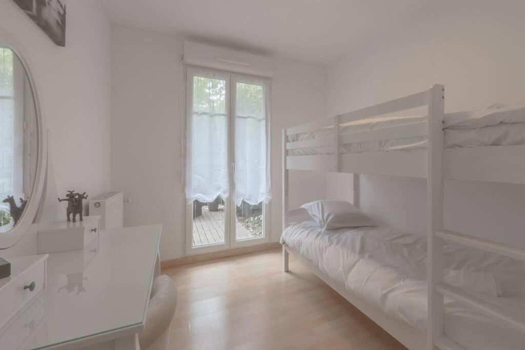 Garden Apartment Next To Disneyland Бюсси-Сен-Жорж Экстерьер фото