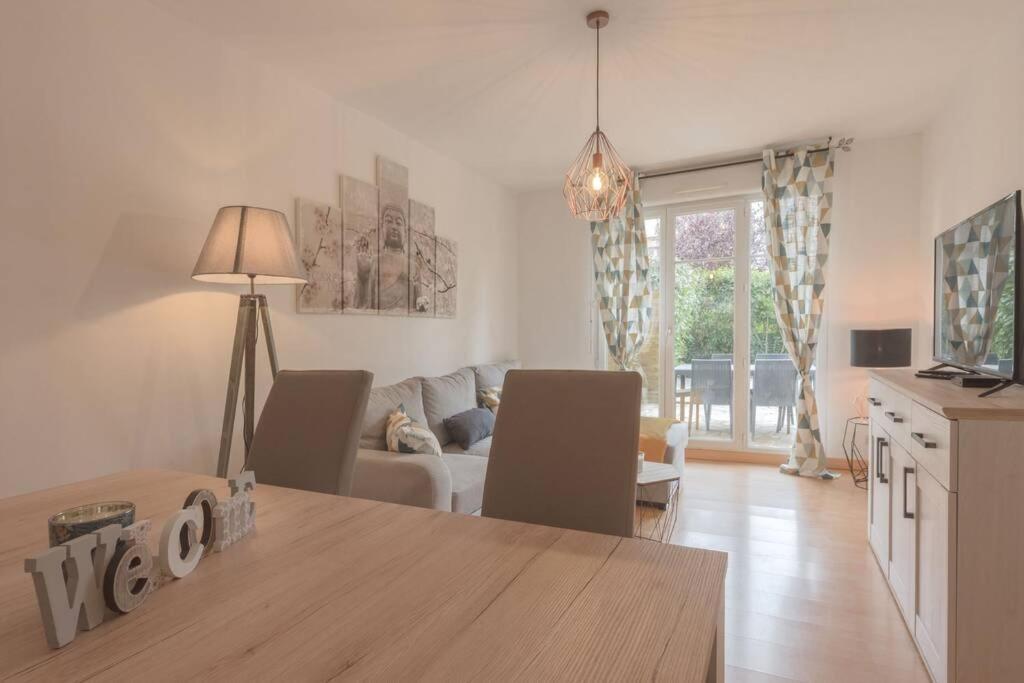 Garden Apartment Next To Disneyland Бюсси-Сен-Жорж Экстерьер фото